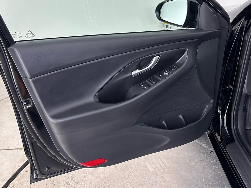 Hyundai i30 Smart DCT - fotka 13 z 26