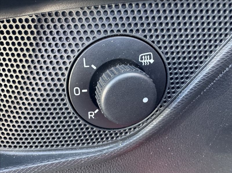 Škoda Rapid 1,2 TSI FRESH 1.maj původ ČR - fotka 26 z 49