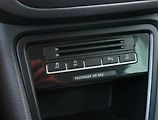 Volkswagen Sharan (2012) 2.0 TDI, Xenony, Tempomat - náhled 21