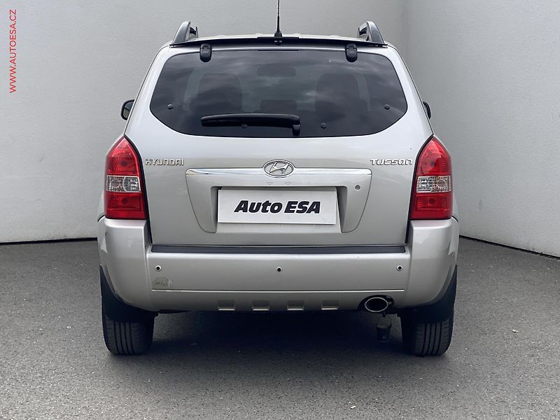 Hyundai Tucson (2008) 2.0i, AC, el. výbava - fotka 5 z 15