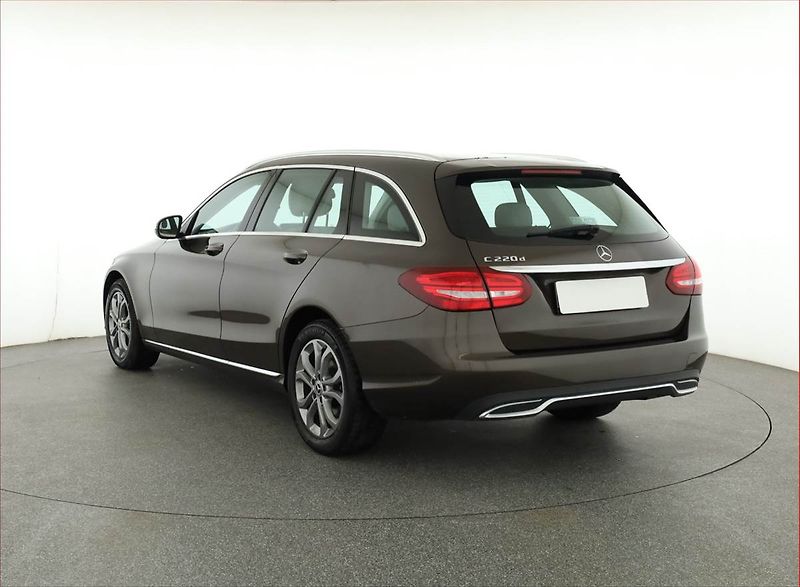 Mercedes-Benz Třídy C (2017) Avantgarde C 220 d BlueEff. - fotka 4 z 19