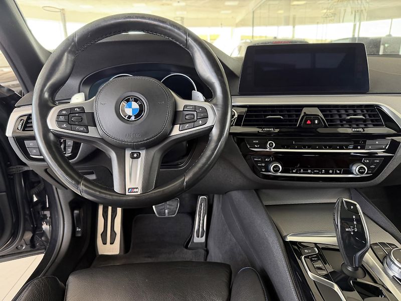 BMW Řada 5 530i xDrive*M-SPORT*REZERVACE! - fotka 13 z 42