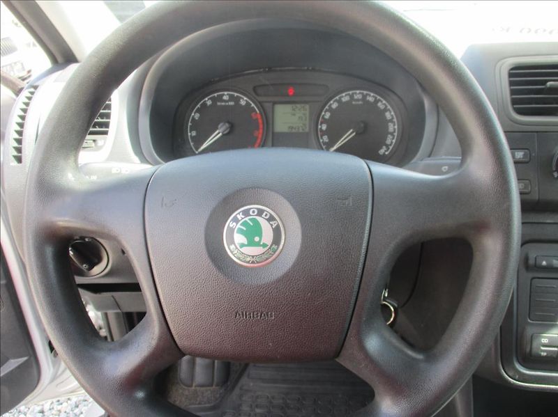 Škoda Fabia 1,4 i 16v, klimatizace, - fotka 18 z 26