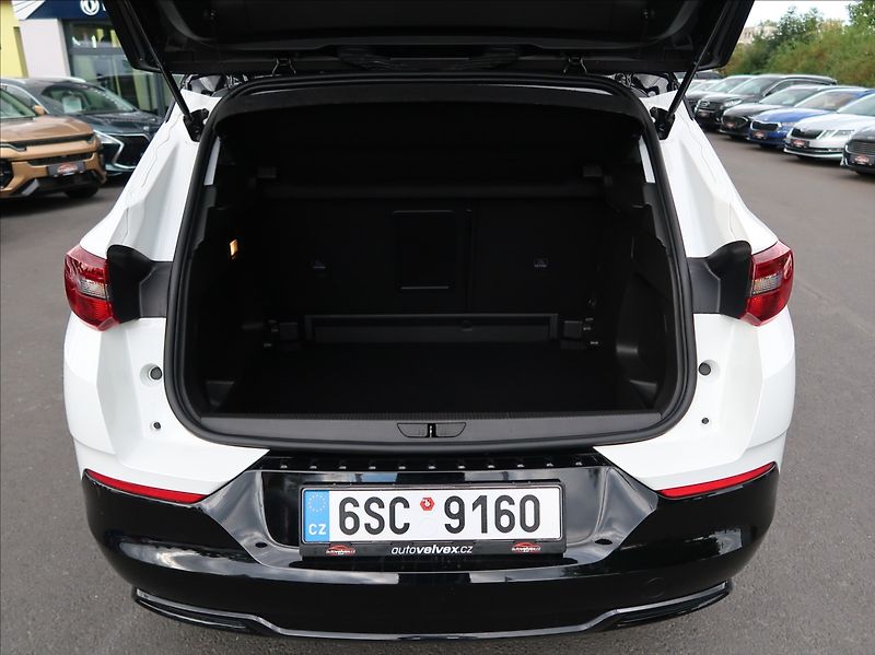 Opel Grandland 1,2 Turbo,96kW,1majČR,ser.kn. - fotka 24 z 28