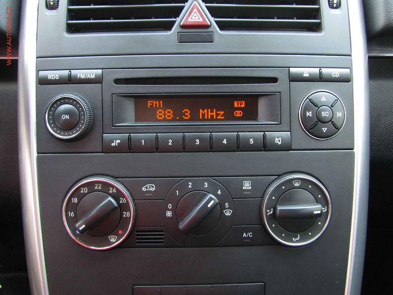 Mercedes-Benz Třídy B (2009) 1.5 i, AC - fotka 14 z 15