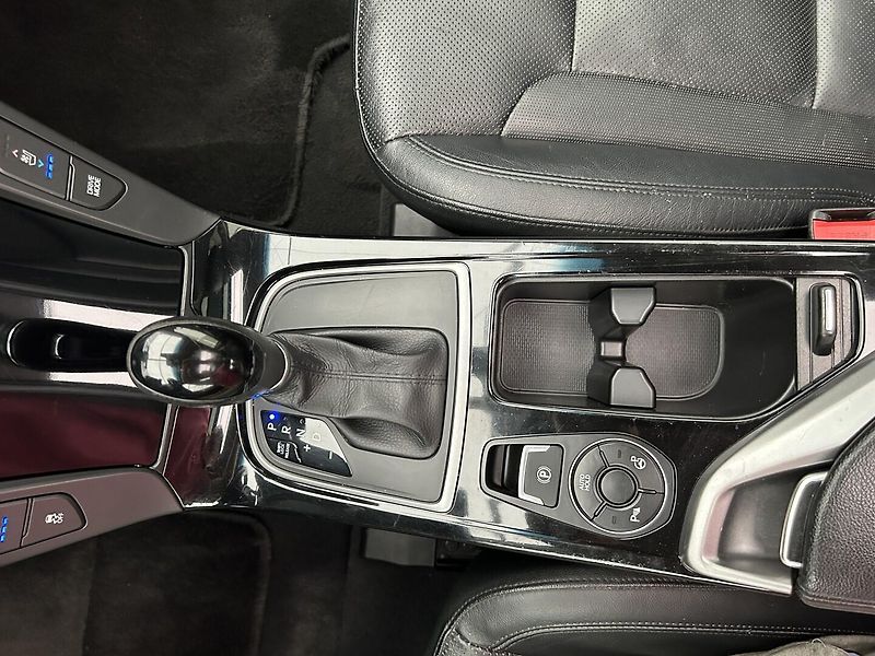 Hyundai i40 2.0 GDI Experience - fotka 24 z 28
