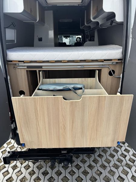 Iveco (2019) prostorná vestavba pro 4, 3,5t - fotka 29 z 36