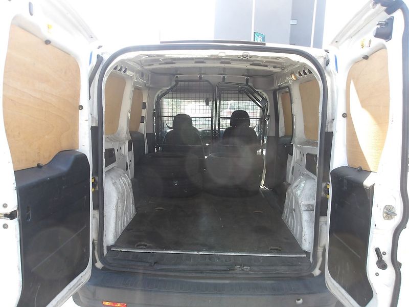 Fiat Dobló cargo 1,4i ČR 1.MAJ.! -21%DPH !!! - fotka 18 z 33
