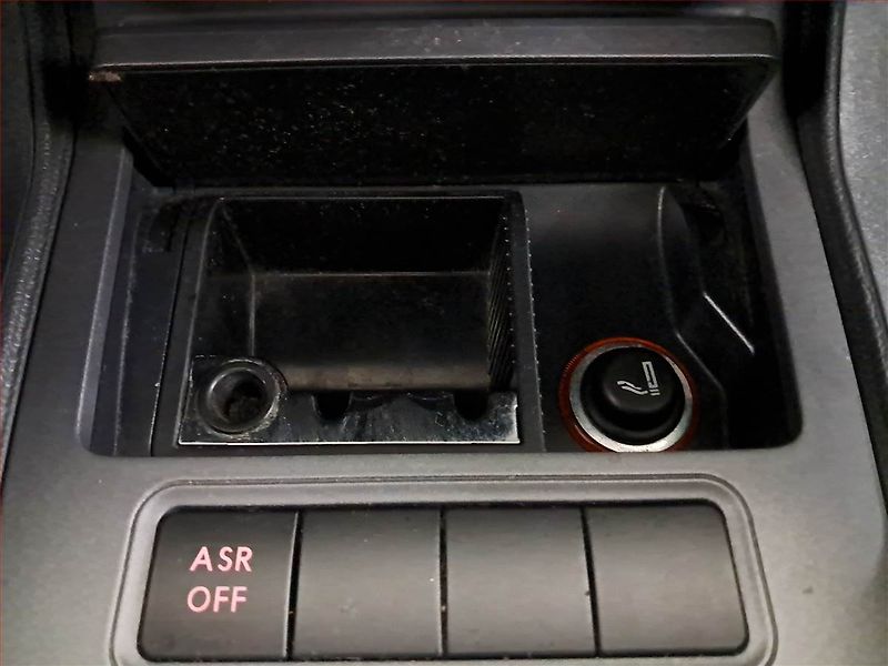 Volkswagen Golf (2007) 1.4 16V, po STK, jezdí výborně - fotka 17 z 17