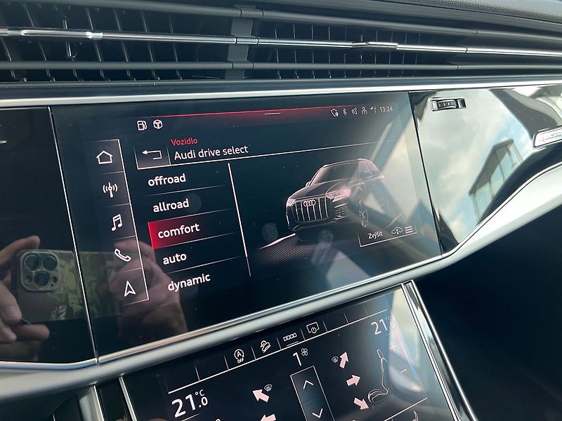 Audi Q7 S-line  45TDI 170kW - fotka 11 z 22