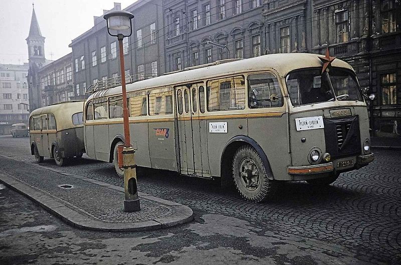 Zavzpomínejte s námi na to, jaká auta, s výjimkou těch co patřila invazním vojskům, se v srpnu 1968 pohybovala na našich silnicích.