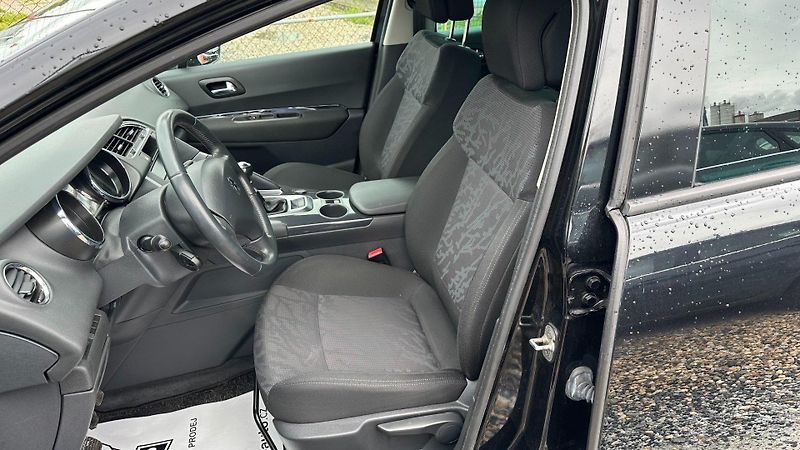Peugeot 3008 (2010) 2.0HDi 110kW*Premium*Alu*Pano* - fotka 10 z 24