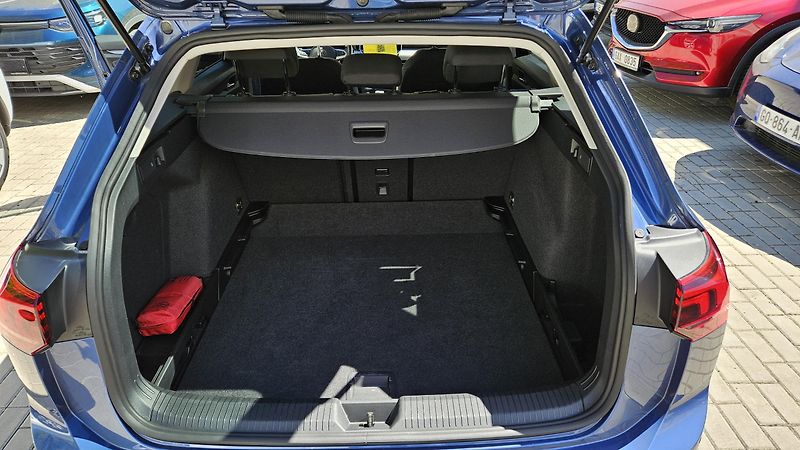 Volkswagen Golf Variant (2025) 1.5 eTSI 85kW Life DSG7 - fotka 11 z 34