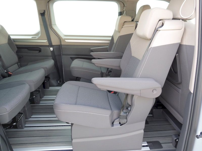 Volkswagen Multivan (2025) Long Life 2,0 TDI 110kW DSG - fotka 21 z 30