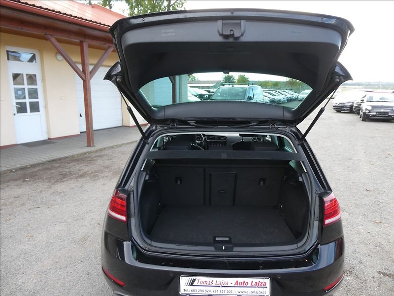 Volkswagen Golf 1,6 TDi 85kW IQ.Drive,1.maj,TZ - fotka 24 z 47