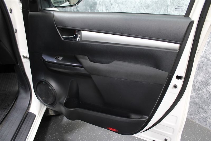 Toyota Hilux 2,4 D-4D 150 4x4 1.majitel, CZ - fotka 10 z 33