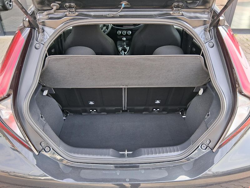 Toyota Aygo X STYLE 1.0 VVT-i 53 kW - fotka 6 z 21