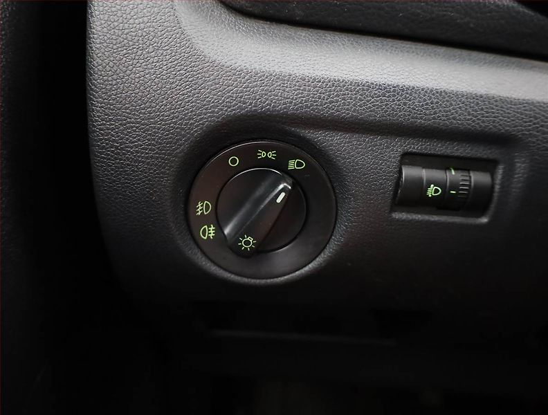 Škoda Fabia (2009) 1.2 12V, Serv.kniha, po STK - fotka 11 z 12