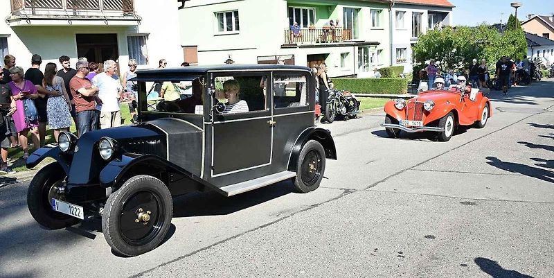 Již 18. ročník Veterán Rallye z lázní do lázní s podtitulem na pohodu, odstartovala v neděli ráno ze Skalky. 13.8. 2023