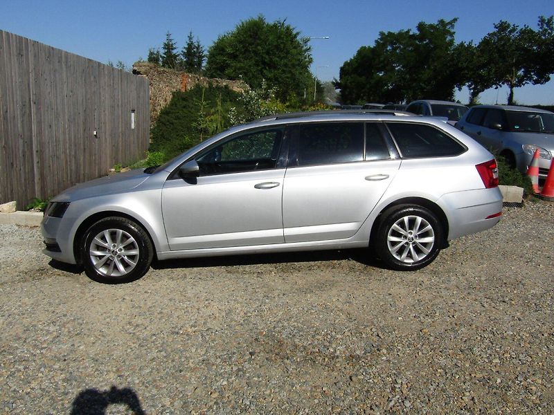 Škoda Octavia (2018) 1.0 TSI 85kW TOP QUALITY - fotka 9 z 39
