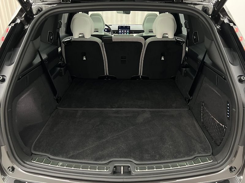 Volvo EX90 AWD TWIN MOTOR RECHARGE 7 MÍST - fotka 5 z 53