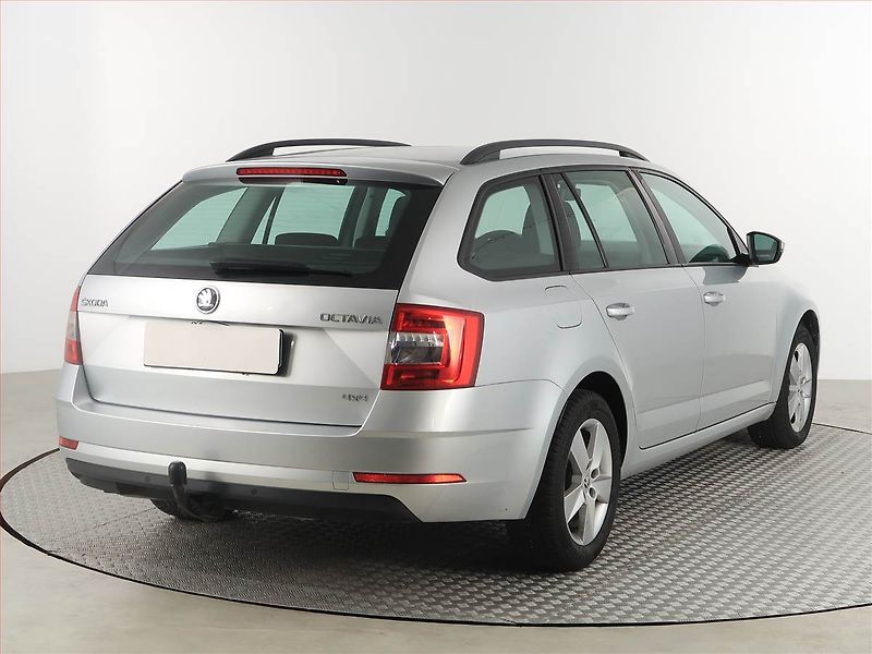 Škoda Octavia (2017) Ambition 2.0 TDI, 4X4 - fotka 5 z 18