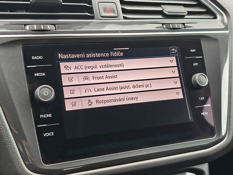 Volkswagen Tiguan Life 7DSG 1,5TSi - fotka 16 z 23