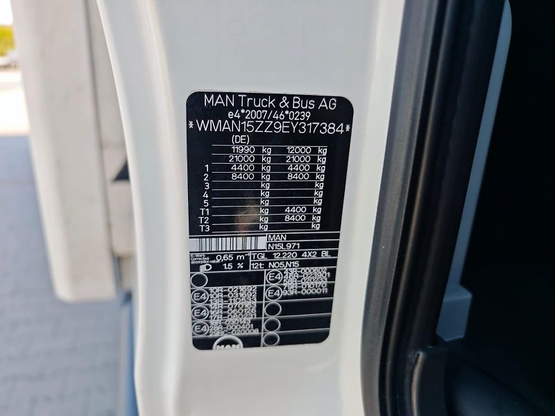 MAN TGL 12.220, KLIMA + ČELO, EURO 6 - fotka 9 z 27