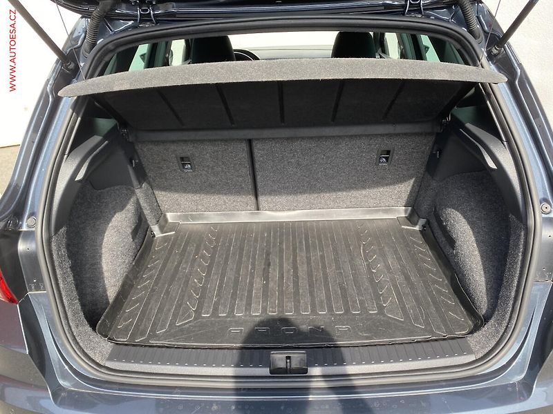 Seat Arona (2019) 1.5 TSi, FR, LED, navi - fotka 7 z 19