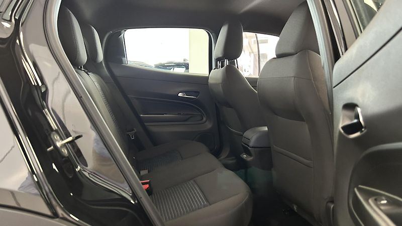 Alfa Romeo Junior 1.2T 145k Ibrida  - fotka 12 z 15