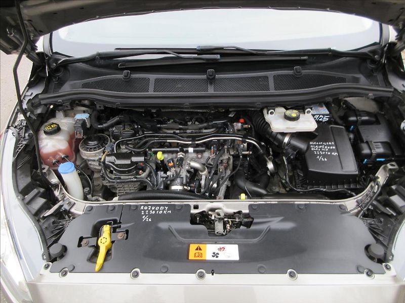 Ford S-MAX 2,0 TDCi 132Kw, 4x4, 7míst, No - fotka 30 z 34