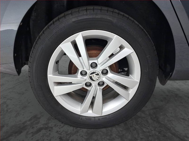 Škoda Fabia (2021) Style 1.0 TSI, Kůže, Tempomat - fotka 14 z 18
