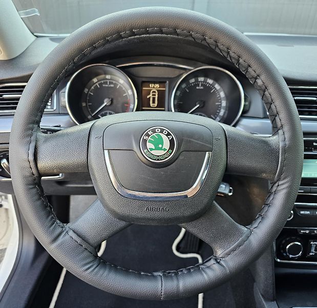 Škoda Superb 1.4 TSI 92 kW,TAŽNÉ,SERVISKA - fotka 21 z 50