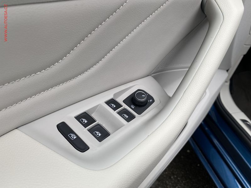 Volkswagen Passat (2021) 2.0 TDi, ČR, Elegance, LED - fotka 19 z 20