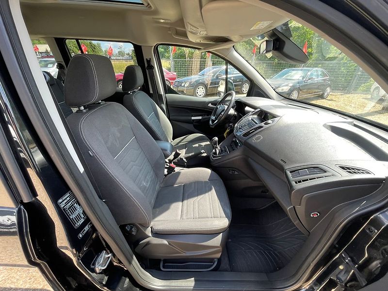 Ford Tourneo Connect 1.6 TDCi 70kW*NOVÉ ROZVODY* - fotka 22 z 29
