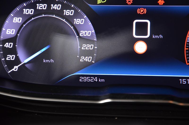 Peugeot 3008 (2023) 1.2PT 130 ACTIVE PACK - fotka 13 z 21