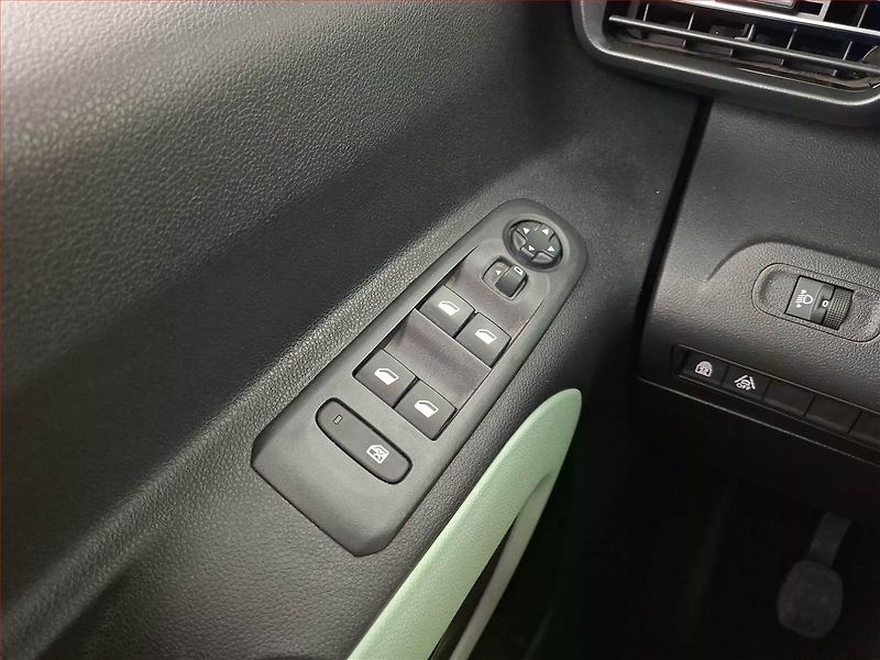 Citroën Berlingo (2020) Feel 1.5 BlueHDi, 5Míst, ČR - fotka 14 z 14