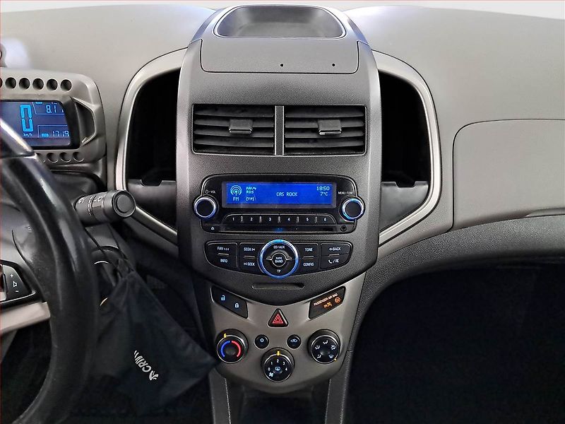 Chevrolet Aveo (2013) 1.6 i 16V, nová STK, Klima - fotka 11 z 13
