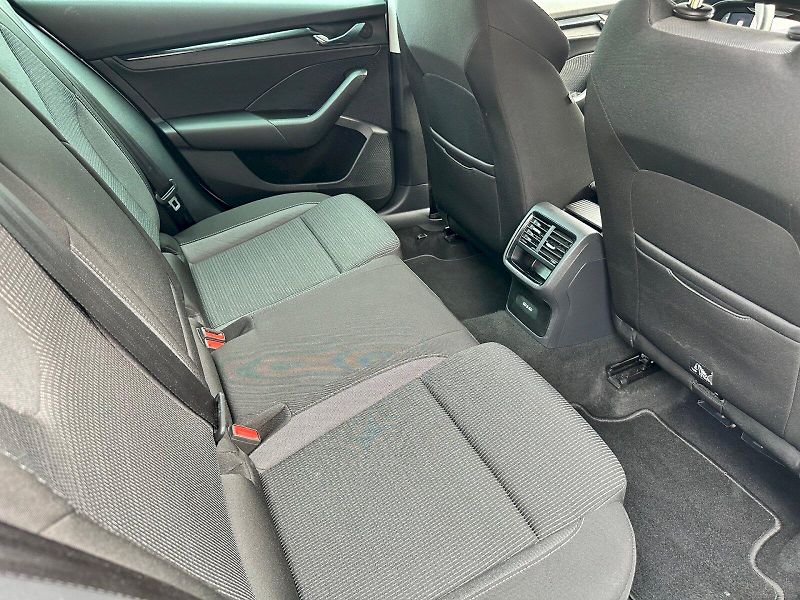 Škoda Octavia (2023) 2.0 TDI 85kW Ambition Combi - fotka 19 z 22