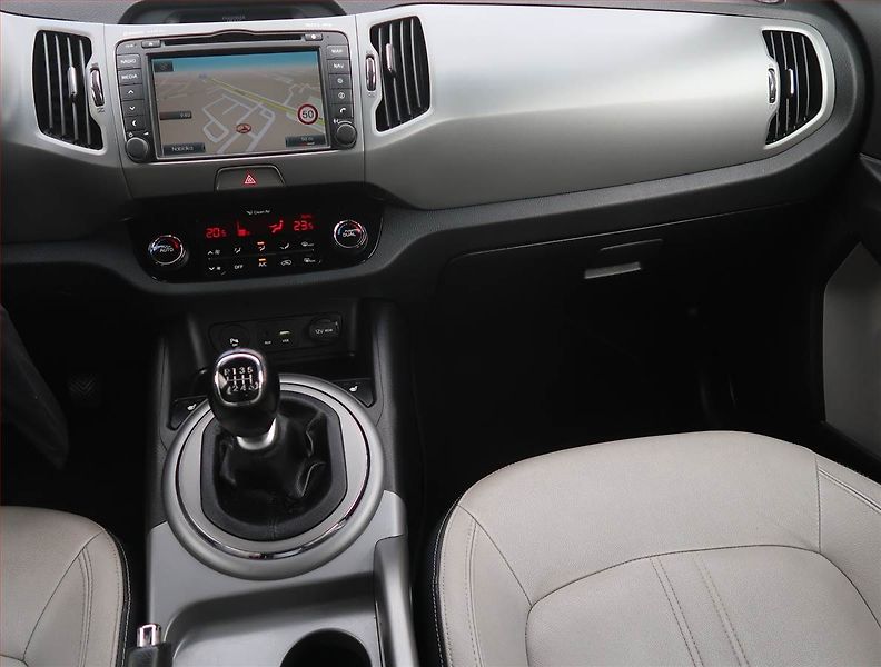 Kia Sportage (2016) 1.7 CRDi, Serv.kniha, Kůže - fotka 8 z 25