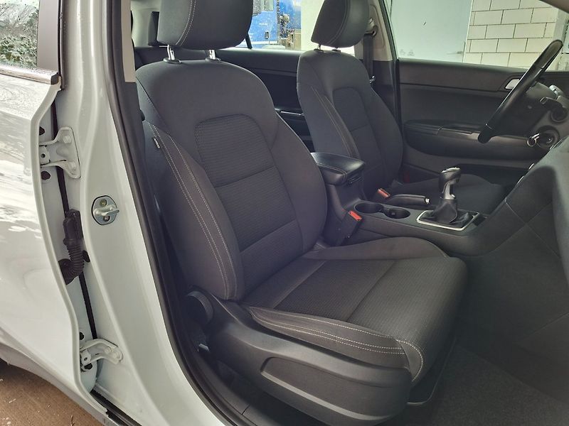Kia Sportage (2016) 1.7CRDi 85kW -1.MAJITEL-KAMERA - fotka 22 z 41