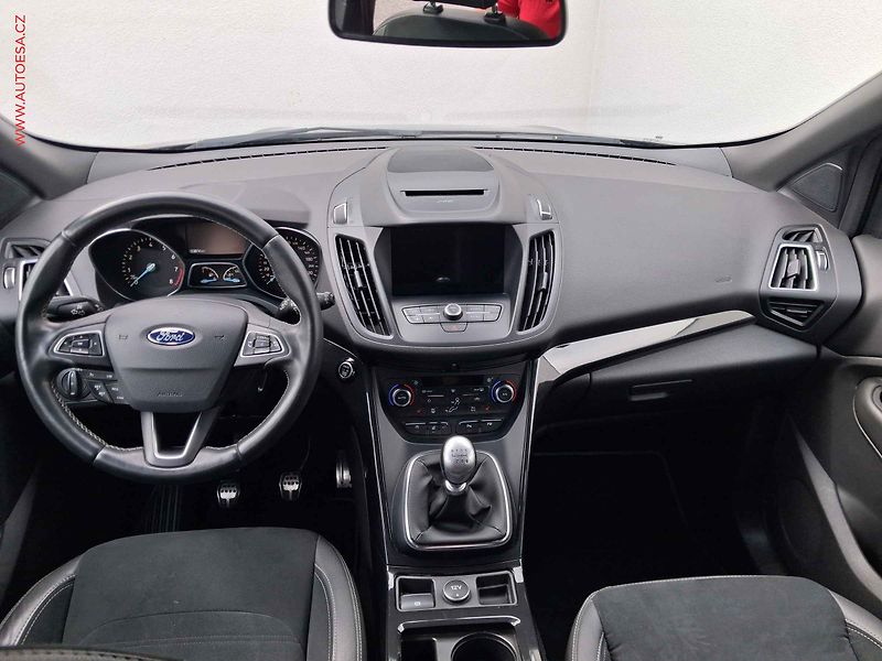 Ford Kuga (2017) 1.5 EB, ST-Line, navi, +ALU - fotka 8 z 19