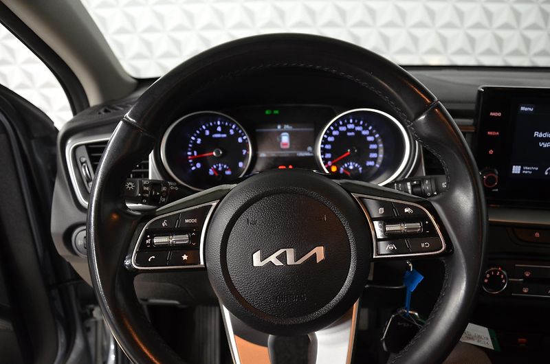 Kia Ceed (2023) SW 1.5 T-GDI 118 Fresh - fotka 12 z 20
