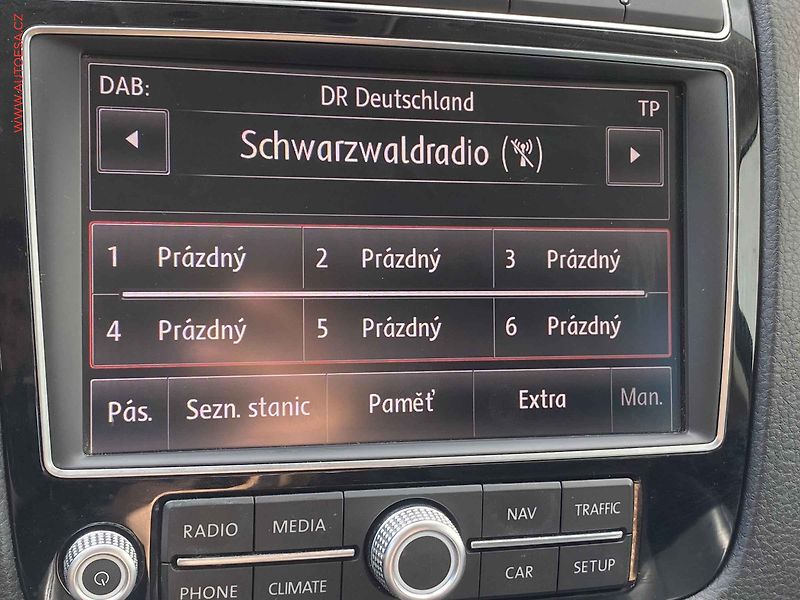 Volkswagen Touareg (2015) 3.0 TDi V6 4x4, AT, kůže - fotka 20 z 23