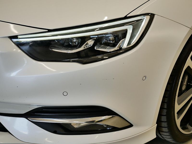 Opel Insignia - fotka 9 z 27