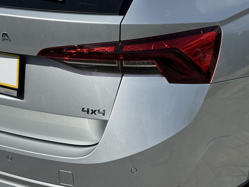 Škoda Octavia 2.0TDI 110kw 4x4 DSG + tažné z - fotka 13 z 46