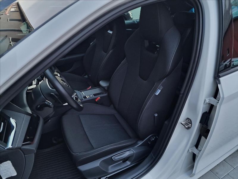 Škoda Octavia 2.0 TDI DSG Style Sport,1.Maj - fotka 39 z 49