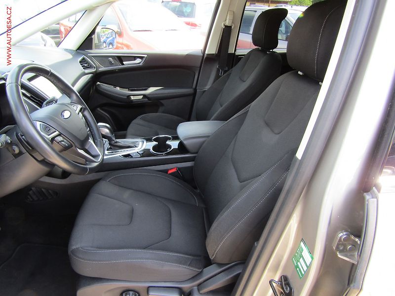 Ford S-MAX (2017) 2.0 TDCi, servis.kniha, AT - fotka 9 z 19