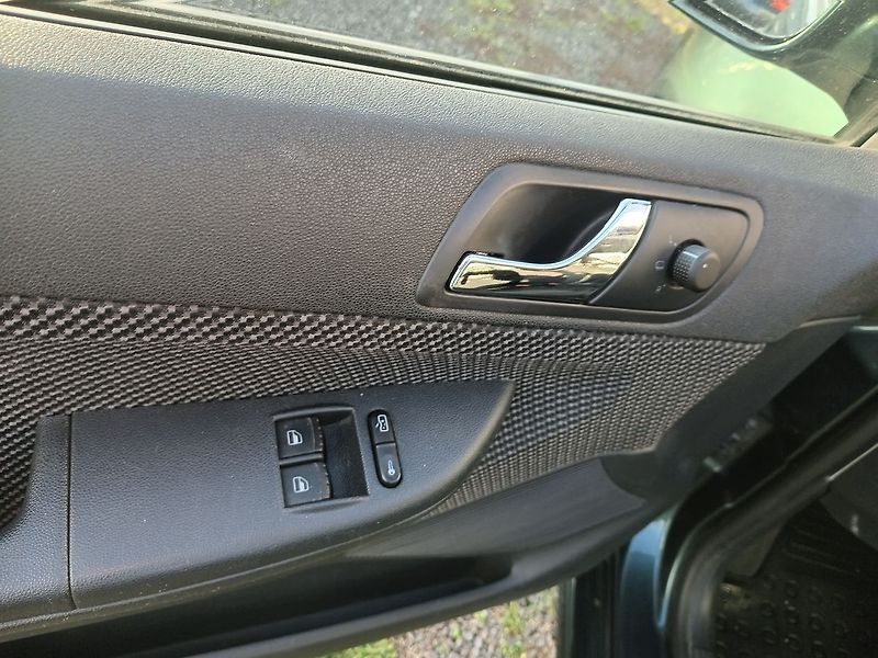 Škoda Fabia 1.4 16V Comfort - fotka 10 z 20