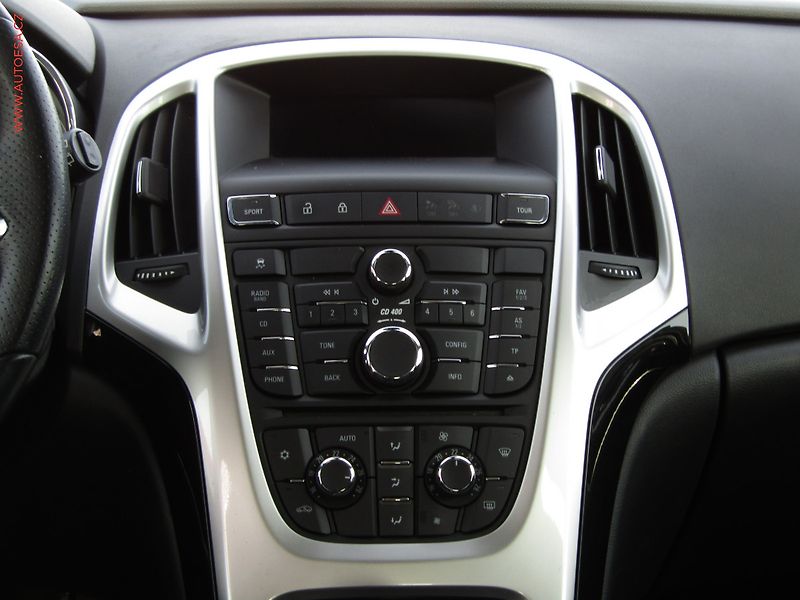 Opel Astra (2013) 1.4T, ČR, Klima - fotka 11 z 16